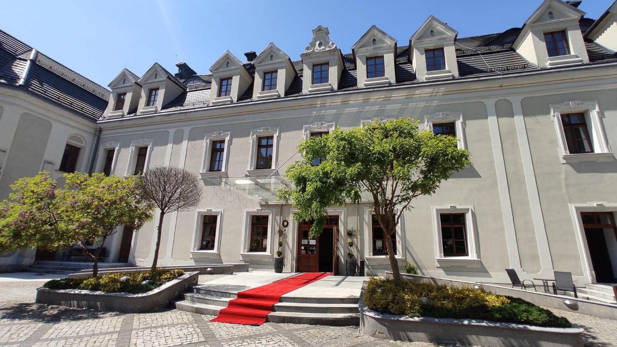 Hotel Zamek Lubliniec Exteriör bild