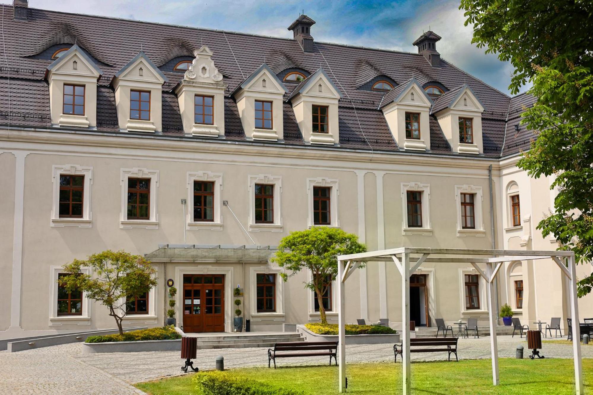Hotel Zamek Lubliniec Exteriör bild